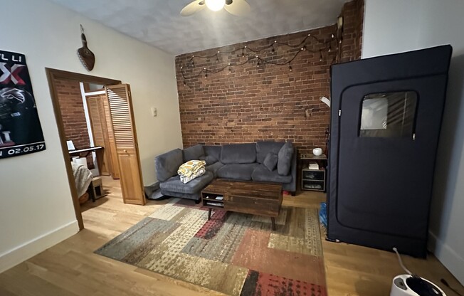 1 bed, 1 bath, 750 sqft, $3,000, Unit 3R