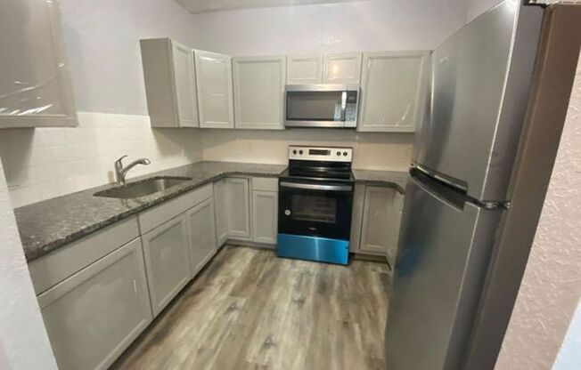 1 Bedroom 1 Bath Duplex in Ormand Beach for RENT!