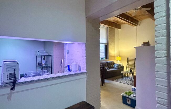 1 bed, 1 bath, 600 sqft, $1,649, Unit 325