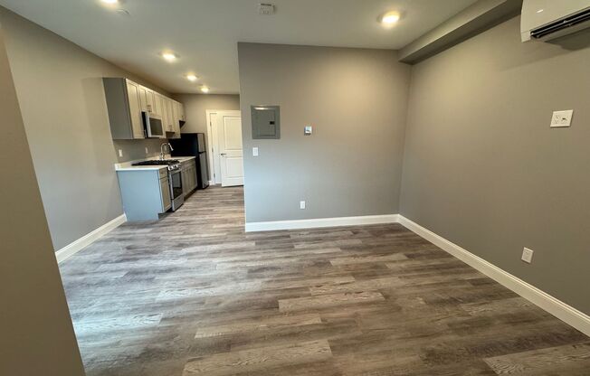 Studio, 1 bath, 349 sqft, $1,900, Unit 501