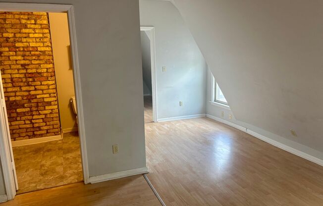 Studio, 1 bath, $895, Unit 1720-05