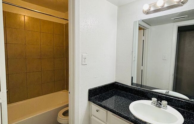 2 beds, 1.5 baths, 1,032 sqft, $1,625, Unit 1059