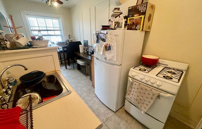 Studio, 1 bath, $895, Unit 23