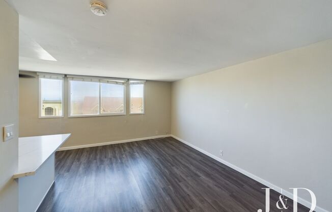 Studio, 1 bath, 499 sqft, $2,275