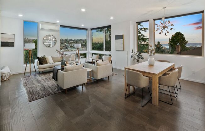 Urban luxury home with Views!