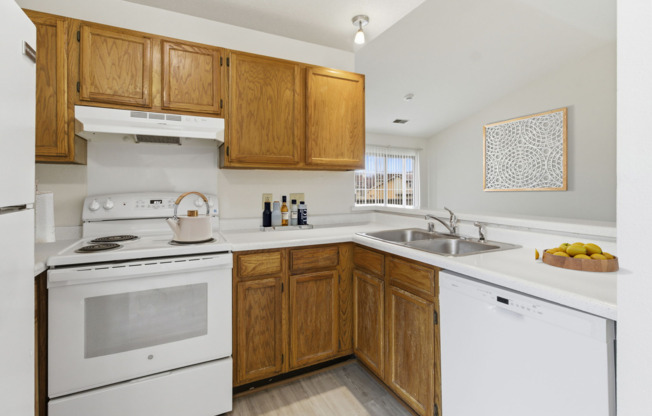 3 beds, 2 baths, 1,225 sqft, $2,025, Unit 4422-202
