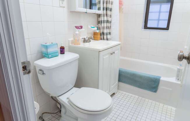 401 W 47 ST