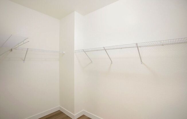3 beds, 2 baths, $1,595, Unit Building #11