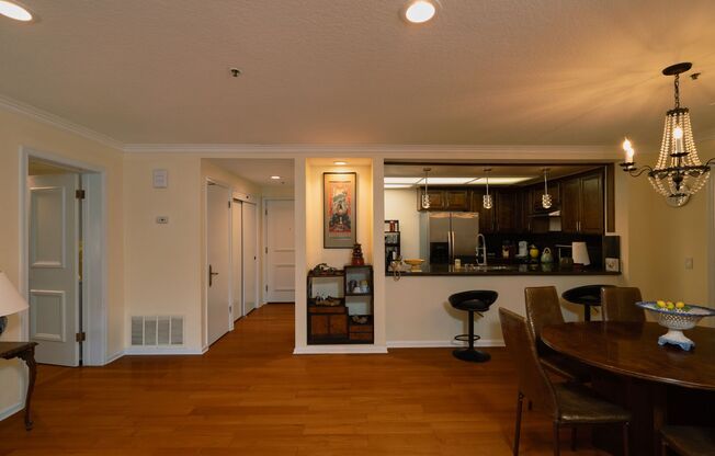 2 beds, 2 baths, $3,500, Unit APARTMENT 305