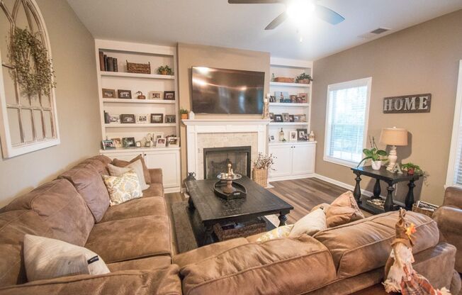 4 beds, 2 baths, $2,800