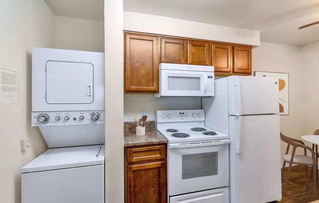 2 beds, 1 bath, 840 sqft, $1,275, Unit S1127