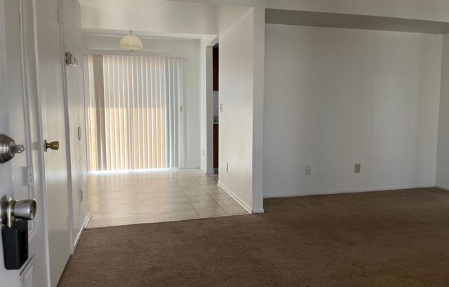 2 beds, 2 baths, 960 sqft, $1,600, Unit Unit #4