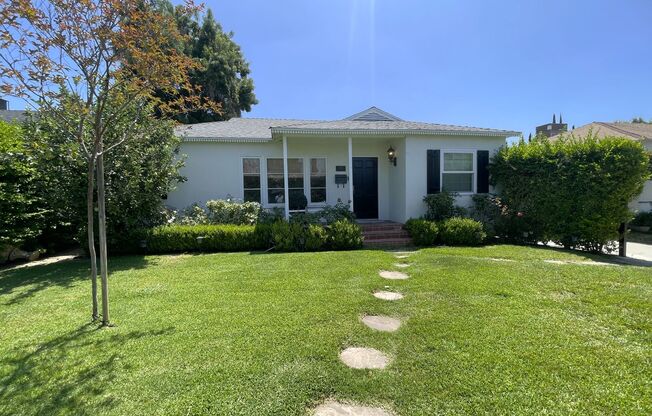 Luxurious Lake Balboa Home with Athletic Amenities for Rent!