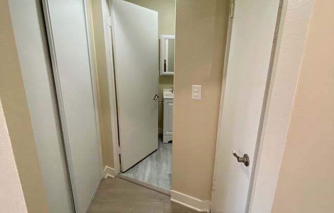 Studio, 1 bath, 400 sqft, $1,245, Unit 2600210