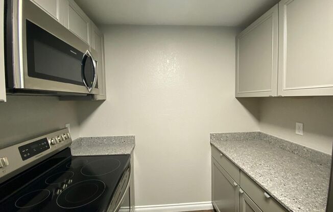 3 beds, 2 baths, 643 sqft, $1,950, Unit C205