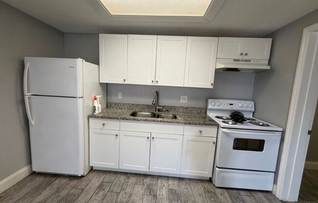 1 bed, 1 bath, 700 sqft, $1,150, Unit Unit 22