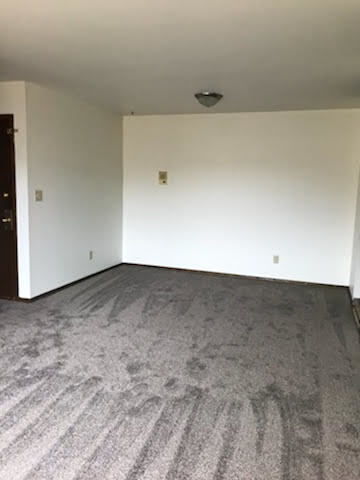 2 beds, 1 bath, $1,095