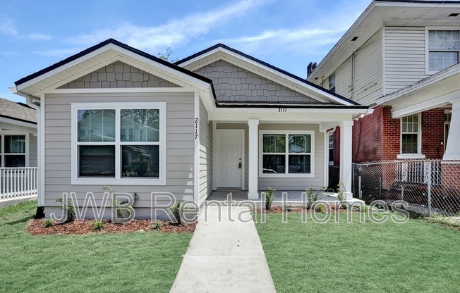 2117 MONCRIEF RD