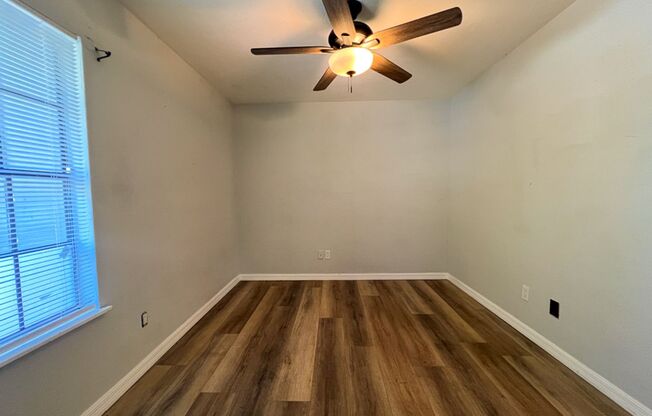 2 beds, 1 bath, 775 sqft, $1,100