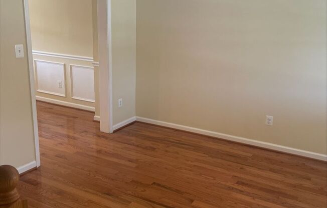 Charming 2 Bedroom Townhome in Dundalk!