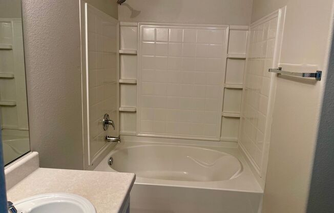3 beds, 2 baths, $1,695, Unit # 1008