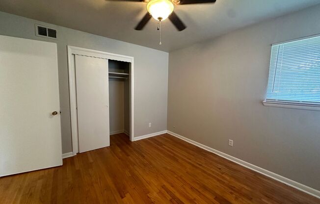 3 beds, 1 bath, $1,095