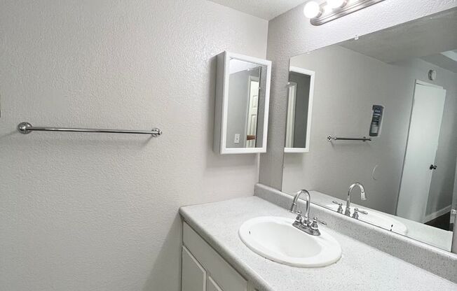 1 bed, 1 bath, $1,750, Unit #416