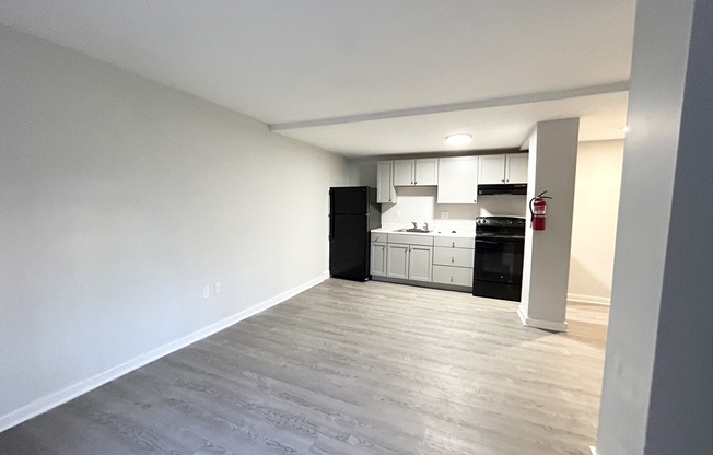2 beds, 1 bath, $2,500, Unit 1