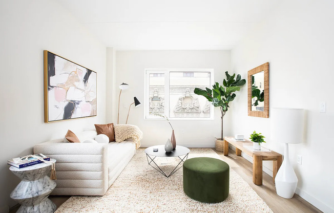 1 bed, 1 bath, $3,589, Unit 303