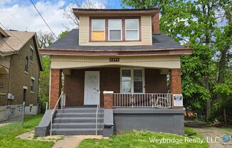 3-Bed 1 Bath House located in a cul-de-sac in Avondale