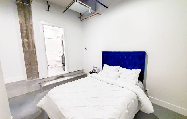 1 bed, 1 bath, 556 sqft, $930, Unit A305