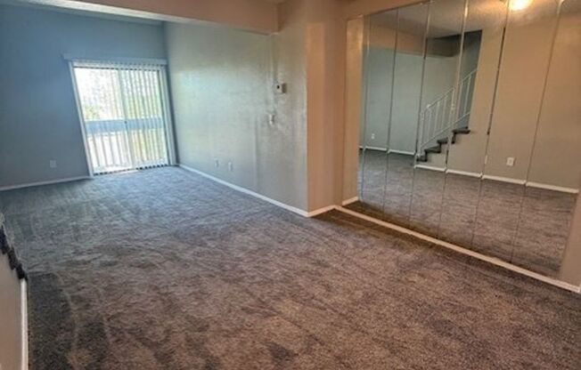 2 beds, 1 bath, 1,105 sqft, $920, Unit 2715-303