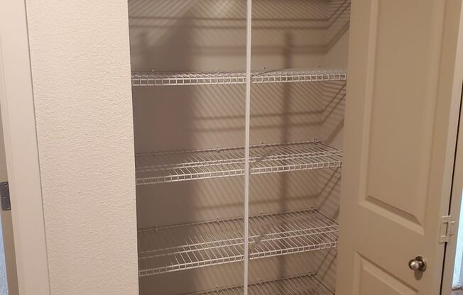 3 beds, 2 baths, 1,210 sqft, $2,550, Unit D-131