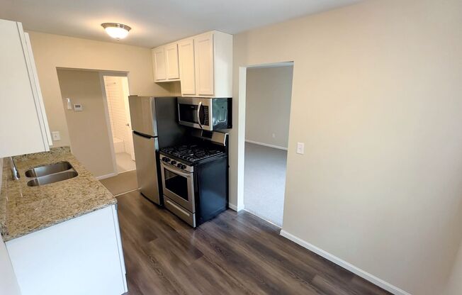 2 beds, 1 bath, $1,395, Unit 1