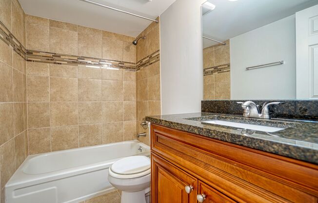 2 beds, 1 bath, 1,012 sqft, $1,296