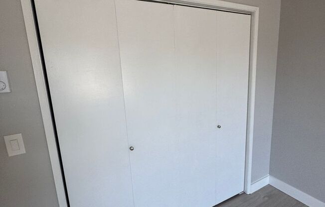 2 beds, 1 bath, 763 sqft, $1,250, Unit 2424-04