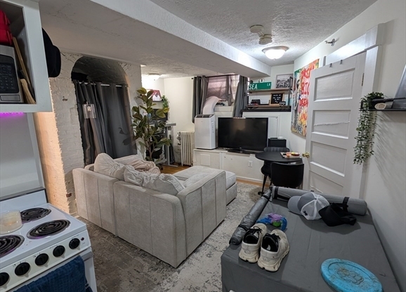63 Hancock St Apt 1F