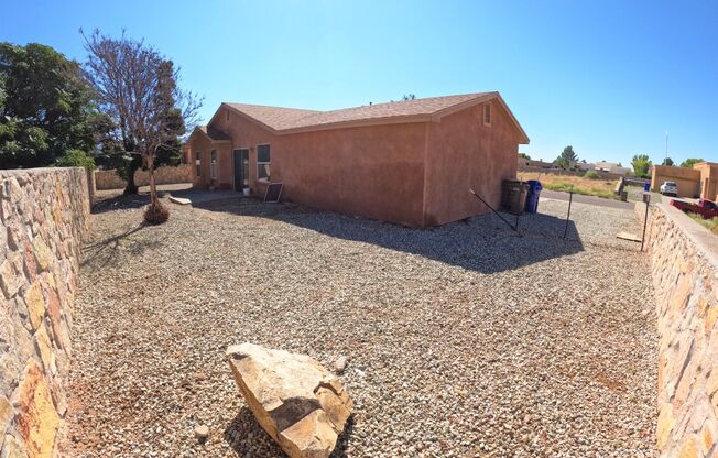 4 beds, 2 baths, $1,650