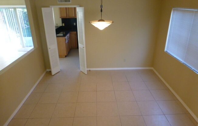 4 Bedroom Home for Rent in Canyon Country!