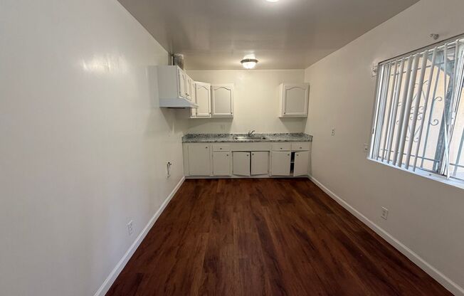 2 beds, 1 bath, 702 sqft, $2,200, Unit 108