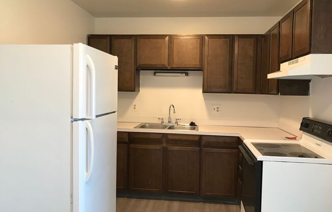 2 beds, 1 bath, 667 sqft, $705