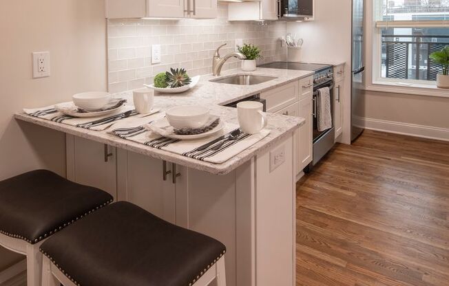 Studio, 1 bath, 380 sqft, $1,995, Unit 210