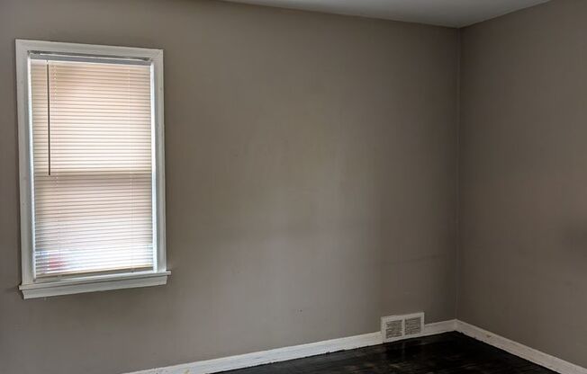 18493 Fenmore- 2 BEDS & 1 BATH FOR RENT!