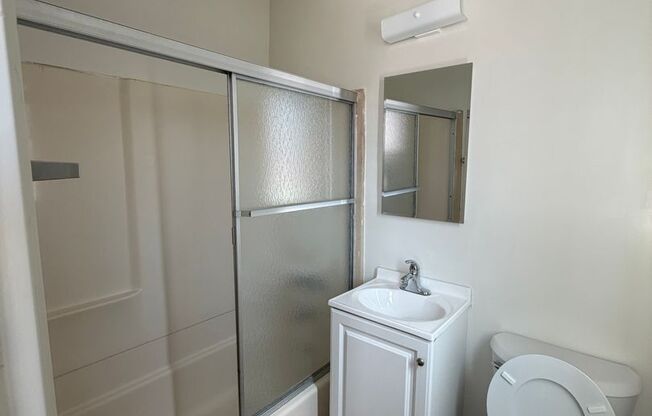 1 bed, 1 bath, 382 sqft, $1,595, Unit 7