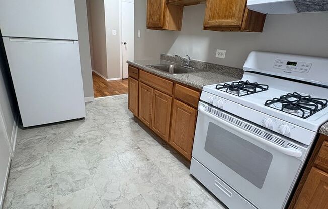 2 beds, 1 bath, 722 sqft, $1,150, Unit CA 133.5-2E