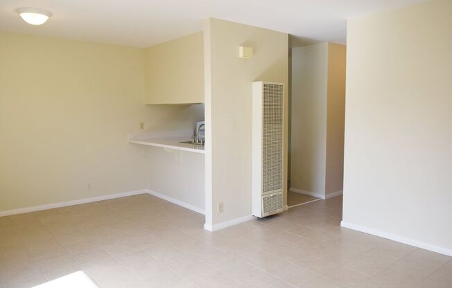 Downstairs North Park Apartment with Parking & Onsite Laundry!