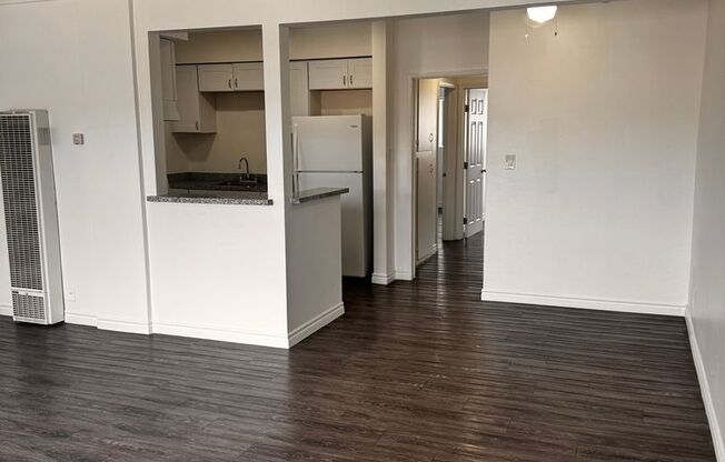 2 beds, 1 bath, 800 sqft, $2,450, Unit 07