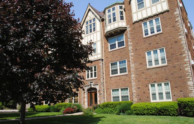 2558 Madison