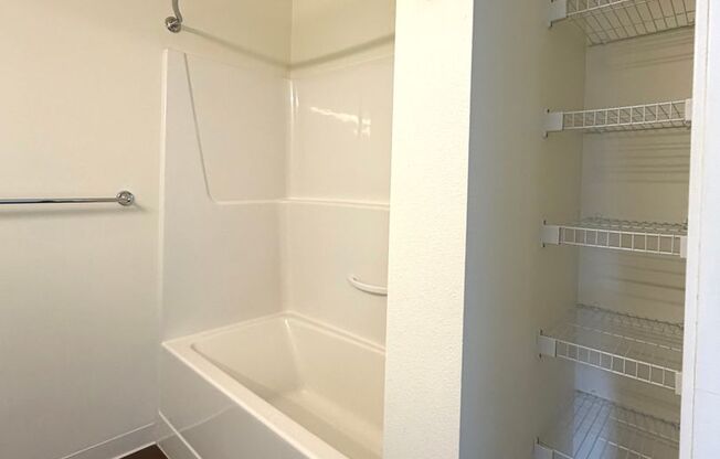 Studio, 1 bath, 407 sqft, $1,525, Unit 609