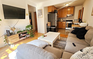 2 beds, 1 bath, $3,950, Unit 2L